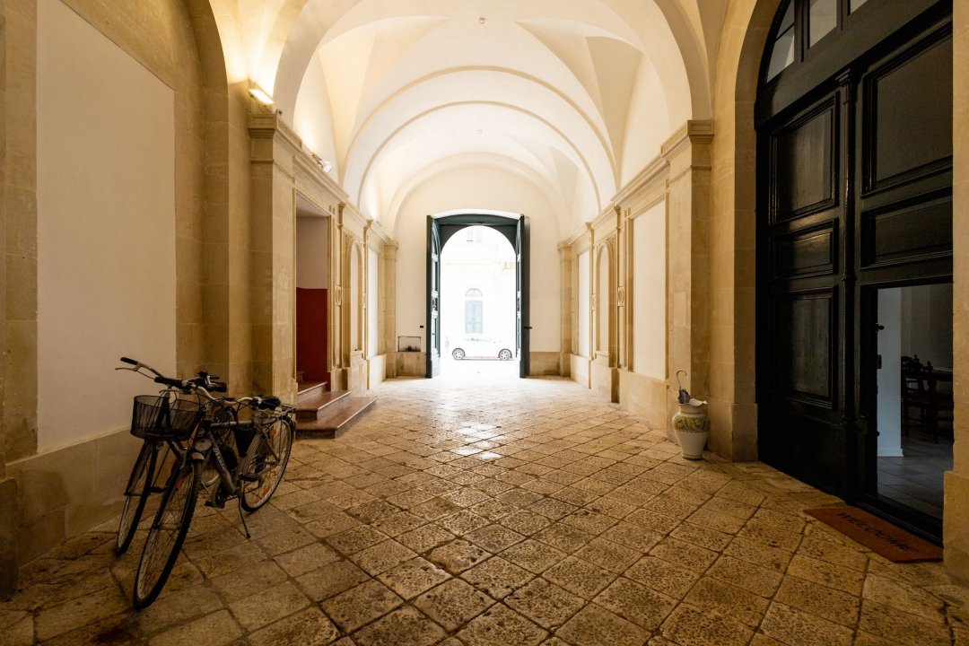 Para venda palácio in cidade Poggiardo Puglia foto 19