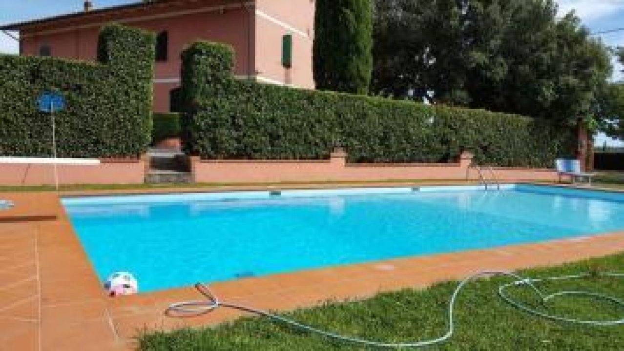 Para venda casale in zona tranquila Fauglia Toscana foto 47
