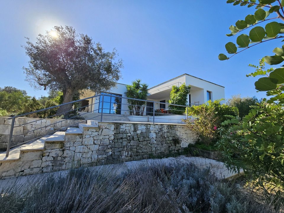 A vendre villa in zone tranquille Carovigno Puglia foto 1
