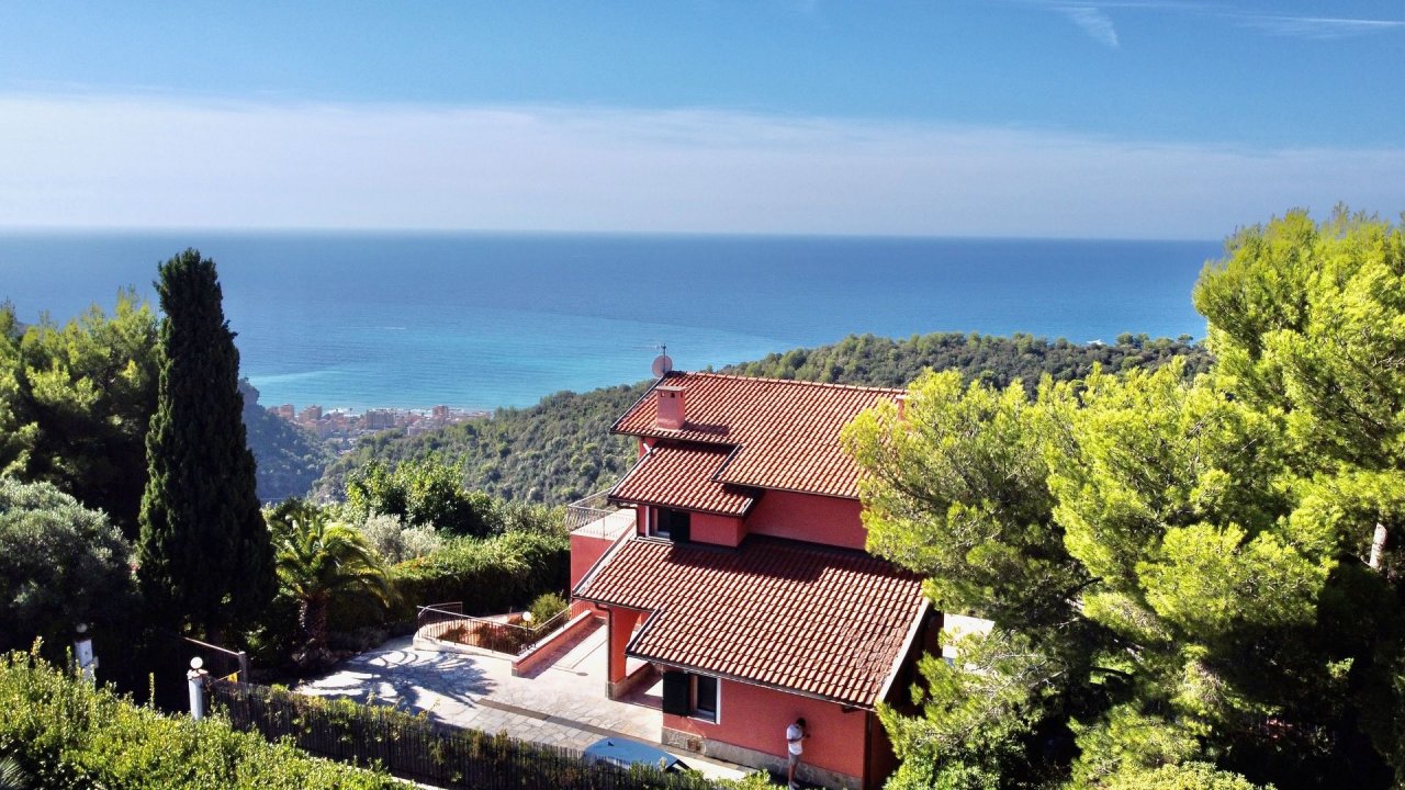 Se vende villa in zona tranquila Bordighera Liguria foto 3
