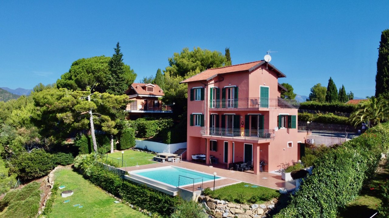 For sale villa in quiet zone Bordighera Liguria foto 5