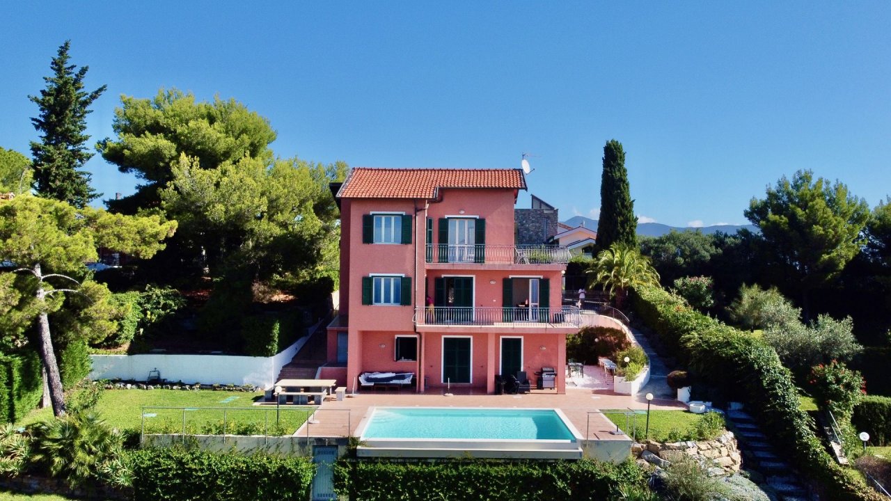 Se vende villa in zona tranquila Bordighera Liguria foto 6