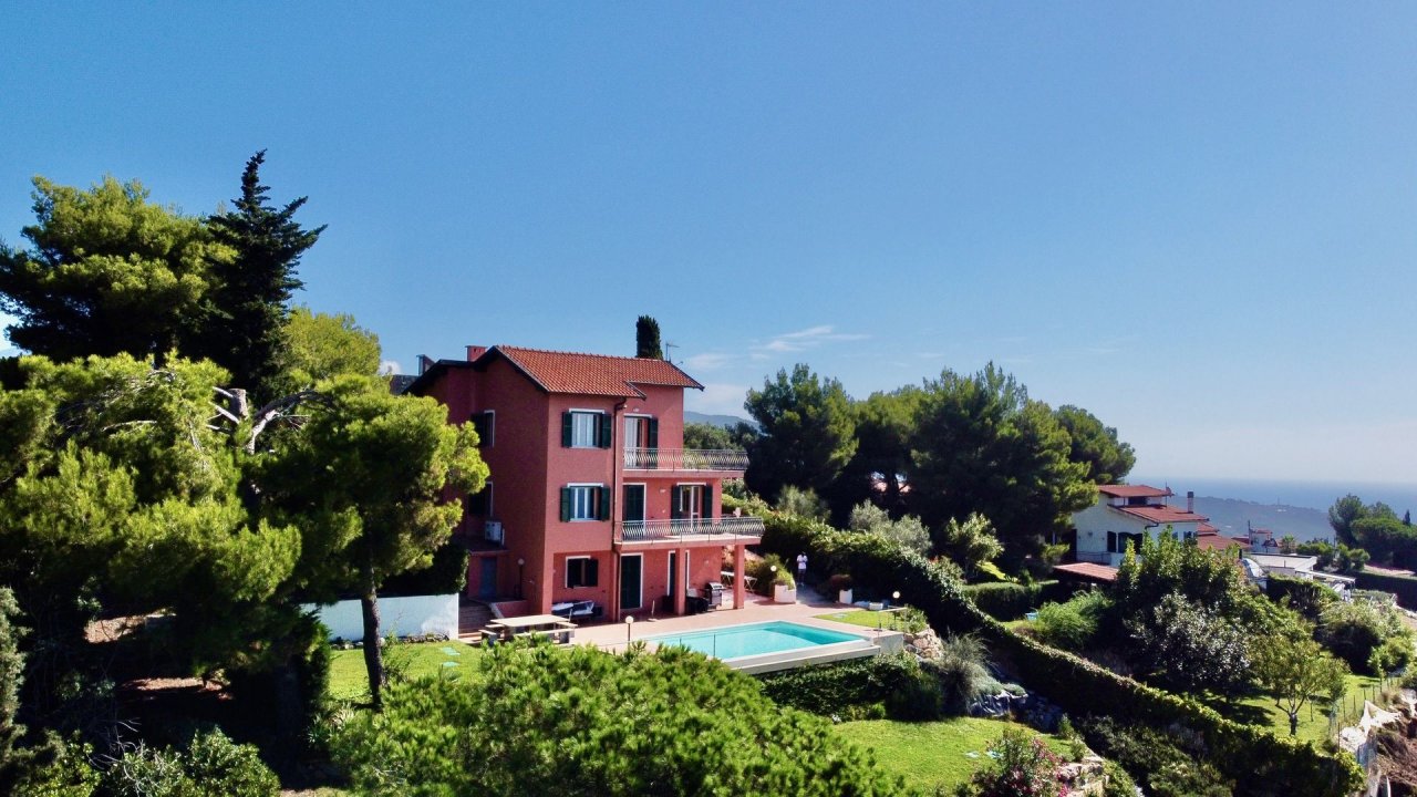Se vende villa in zona tranquila Bordighera Liguria foto 11