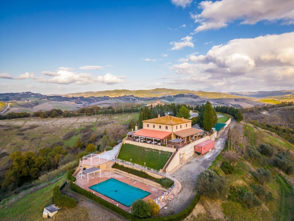 Se vende villa in montaña Volterra Toscana foto 1