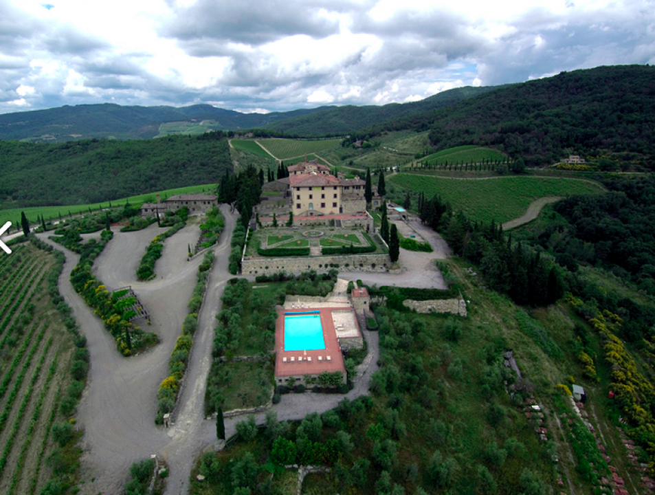 For sale castle in quiet zone Gaiole in Chianti Toscana foto 14