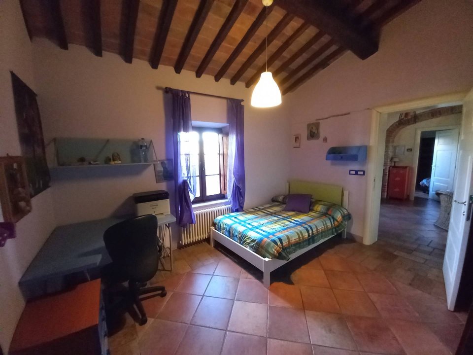 For sale cottage in quiet zone Asciano Toscana foto 32