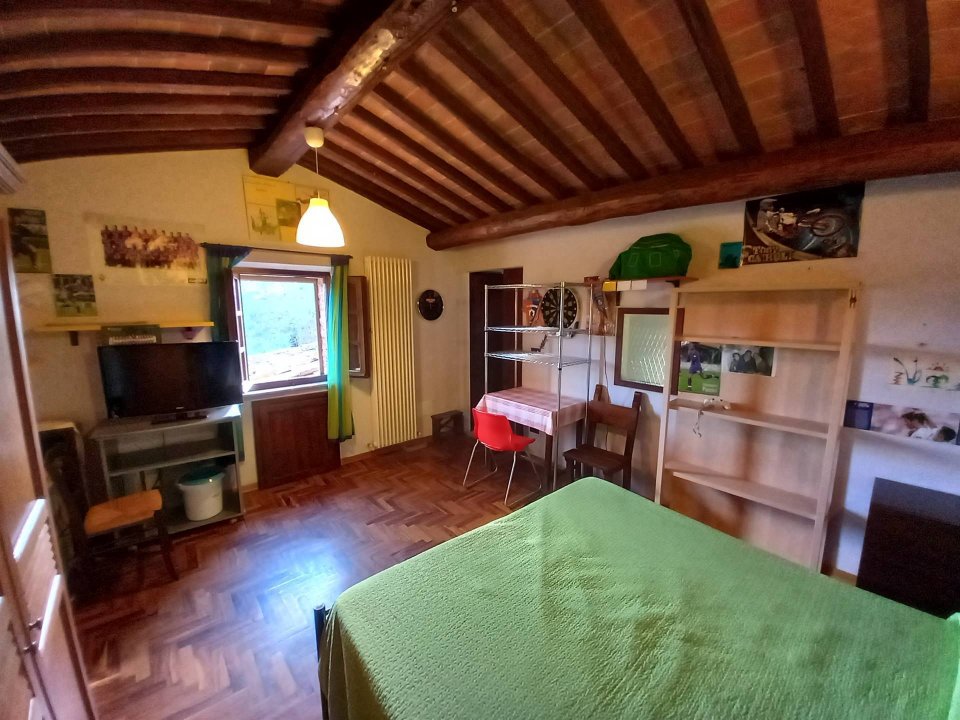 For sale cottage in quiet zone Asciano Toscana foto 31