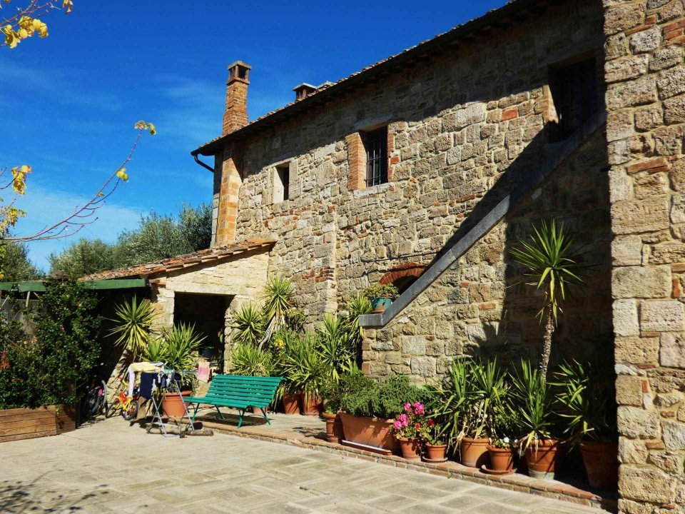 For sale cottage in quiet zone Asciano Toscana foto 6