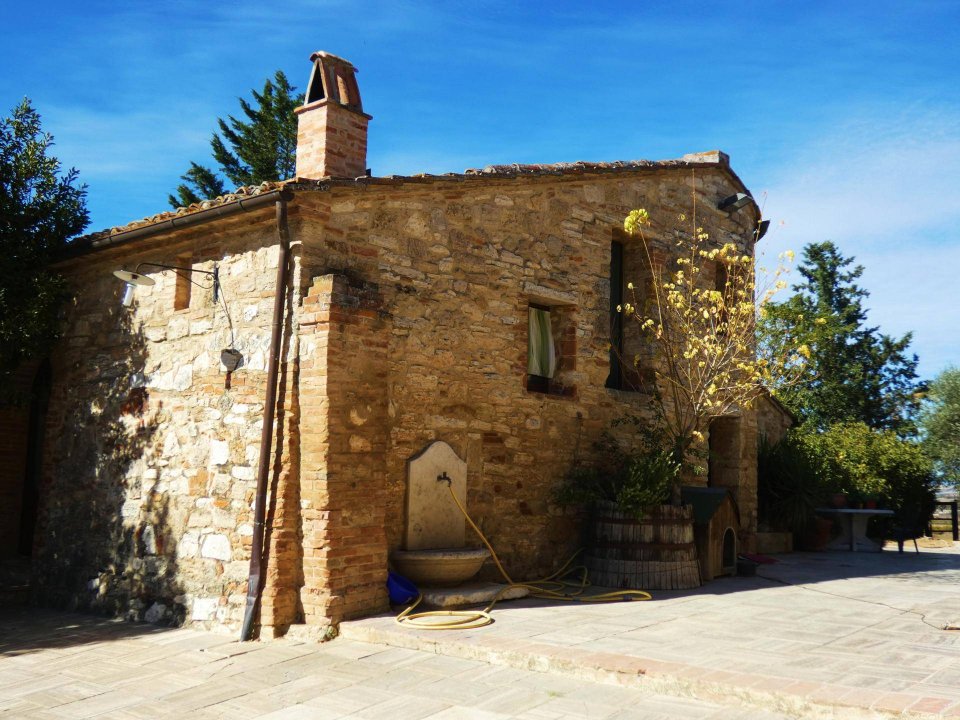 For sale cottage in quiet zone Asciano Toscana foto 13