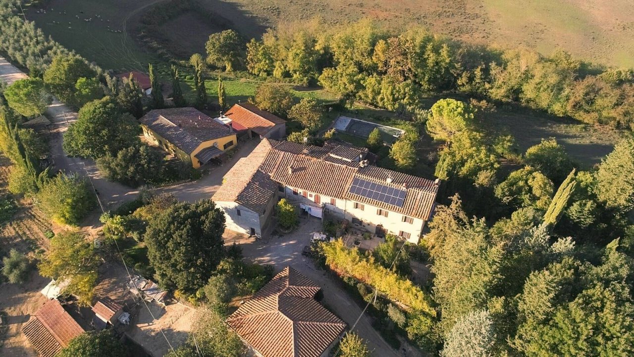 For sale cottage in quiet zone Poggibonsi Toscana foto 1