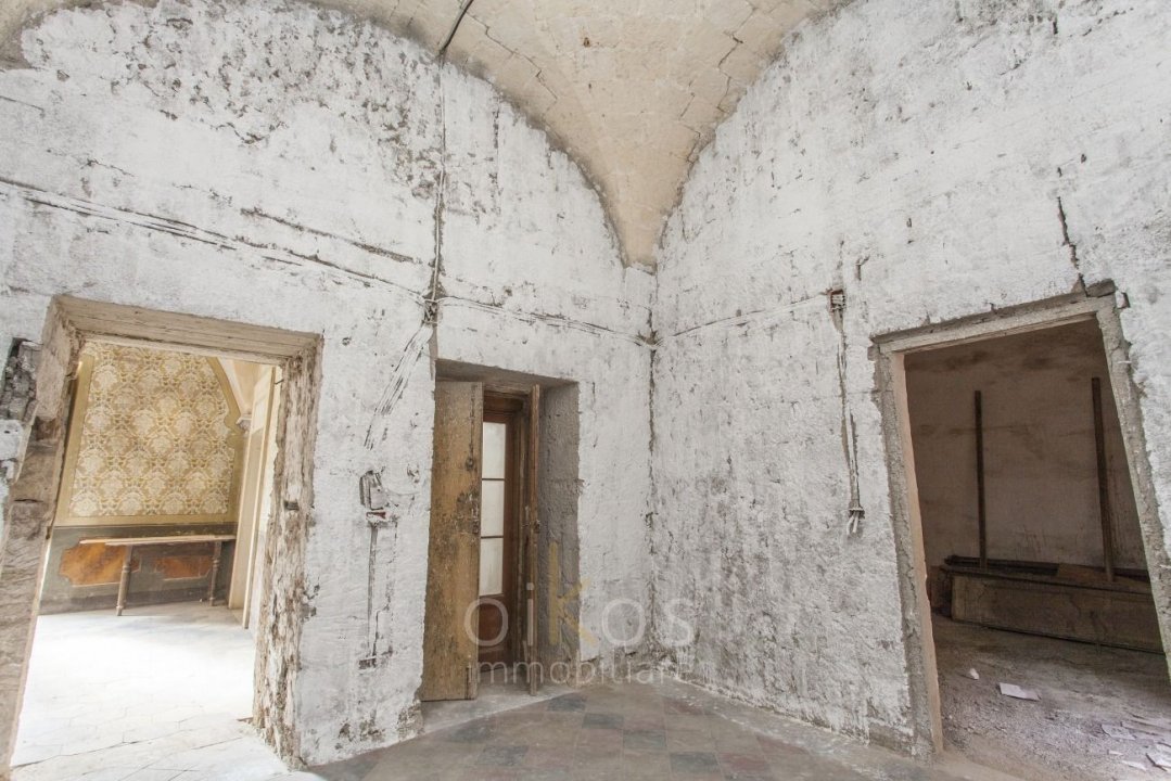 Para venda palácio in cidade Oria Puglia foto 16