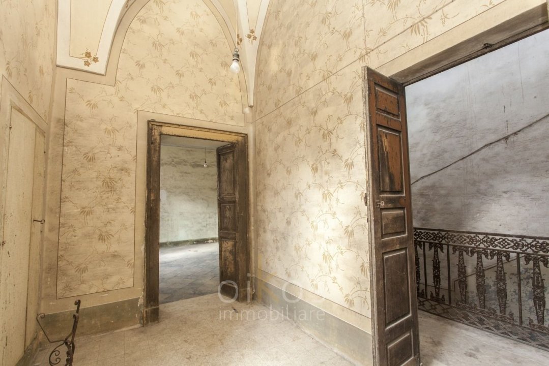 Para venda palácio in cidade Oria Puglia foto 17