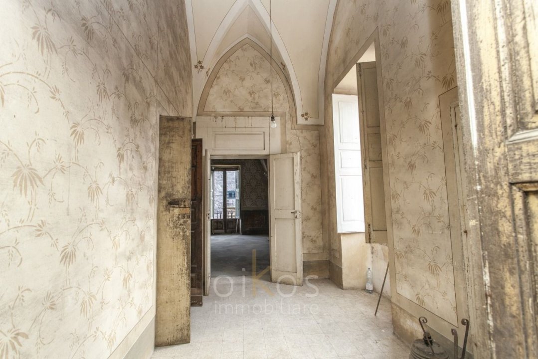 Para venda palácio in cidade Oria Puglia foto 19