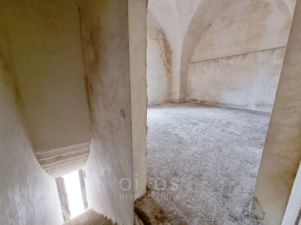 Para venda palácio in cidade Oria Puglia foto 41