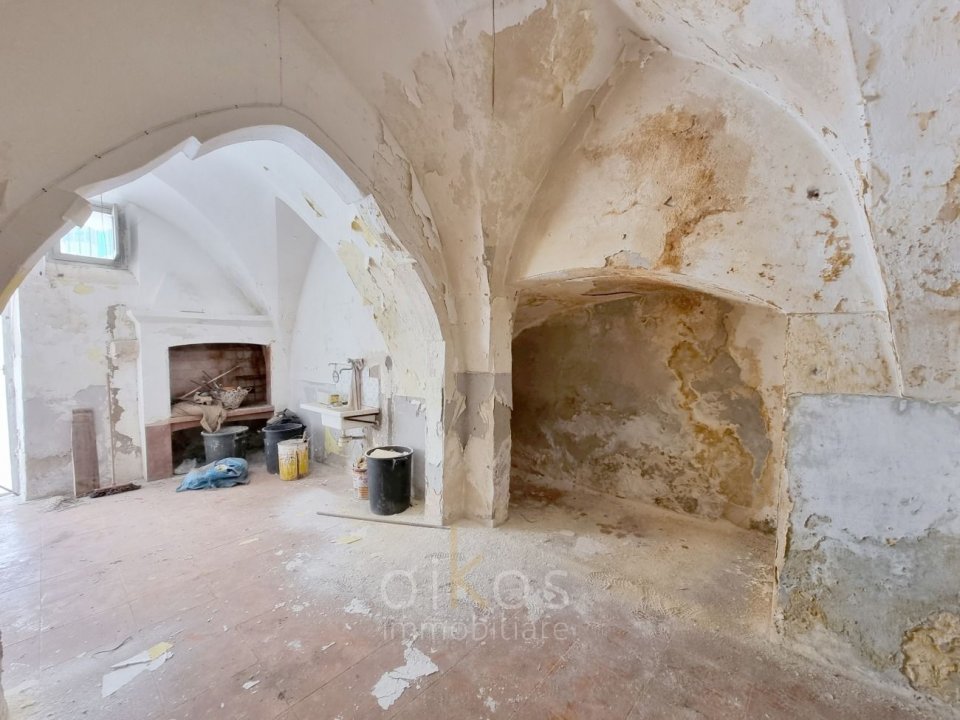 Para venda palácio in cidade Oria Puglia foto 45