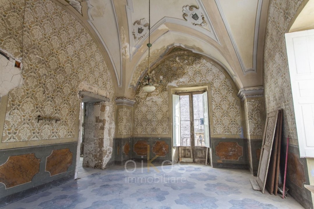 Para venda palácio in cidade Oria Puglia foto 8