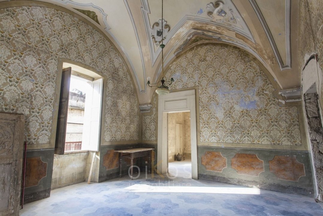 Para venda palácio in cidade Oria Puglia foto 10