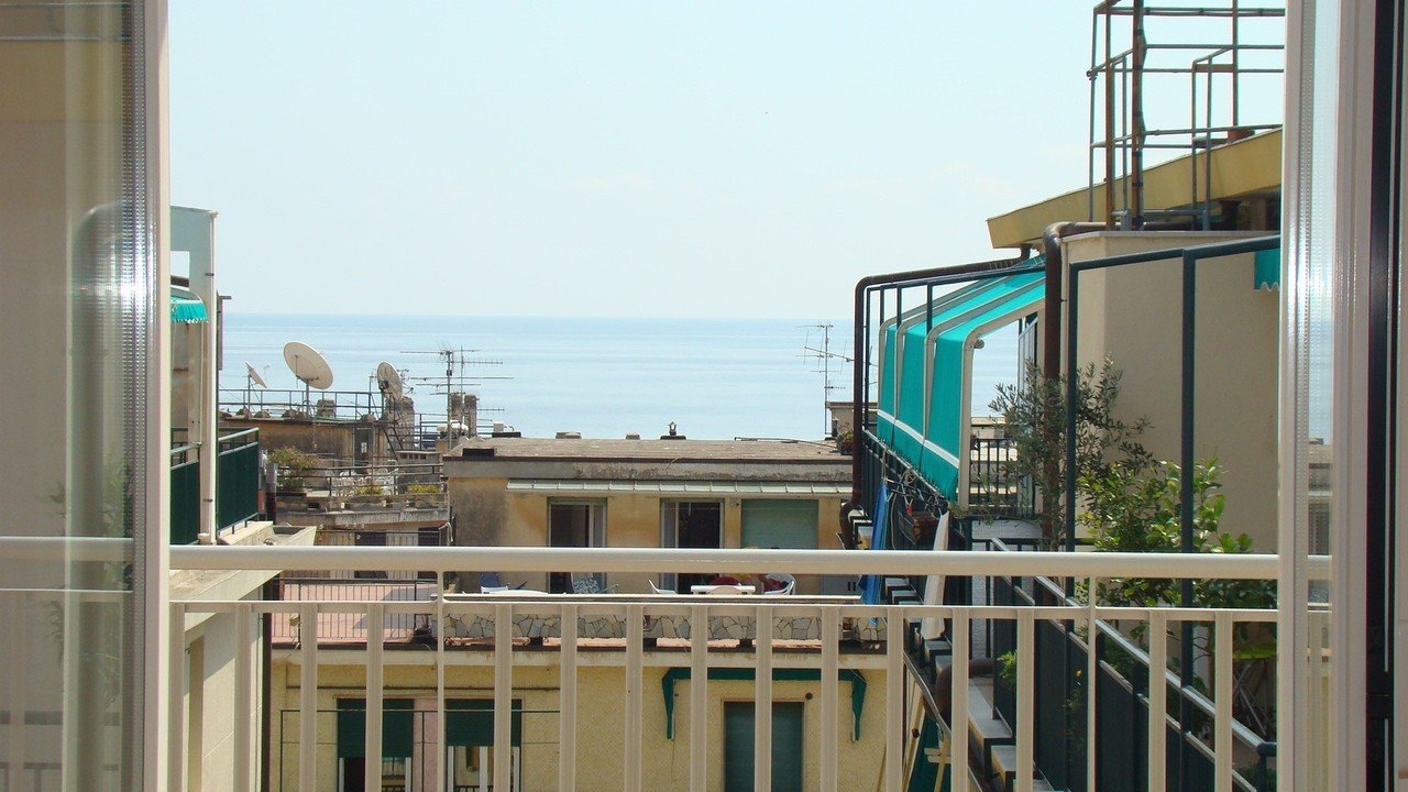 For sale penthouse by the sea Alassio Liguria foto 3