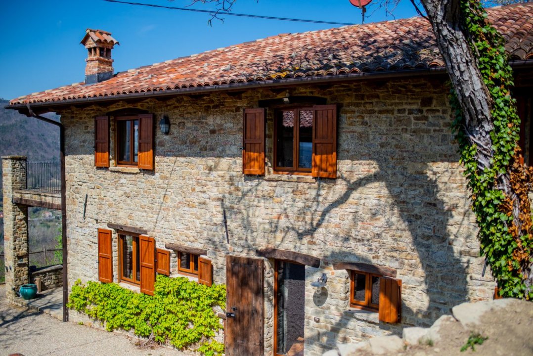 For sale cottage in quiet zone Levice Piemonte foto 3