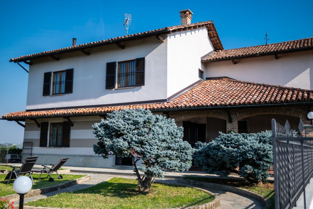 For sale cottage in quiet zone Nizza Monferrato Piemonte foto 2