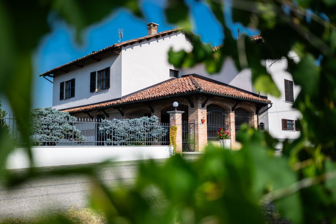 For sale cottage in quiet zone Nizza Monferrato Piemonte foto 3