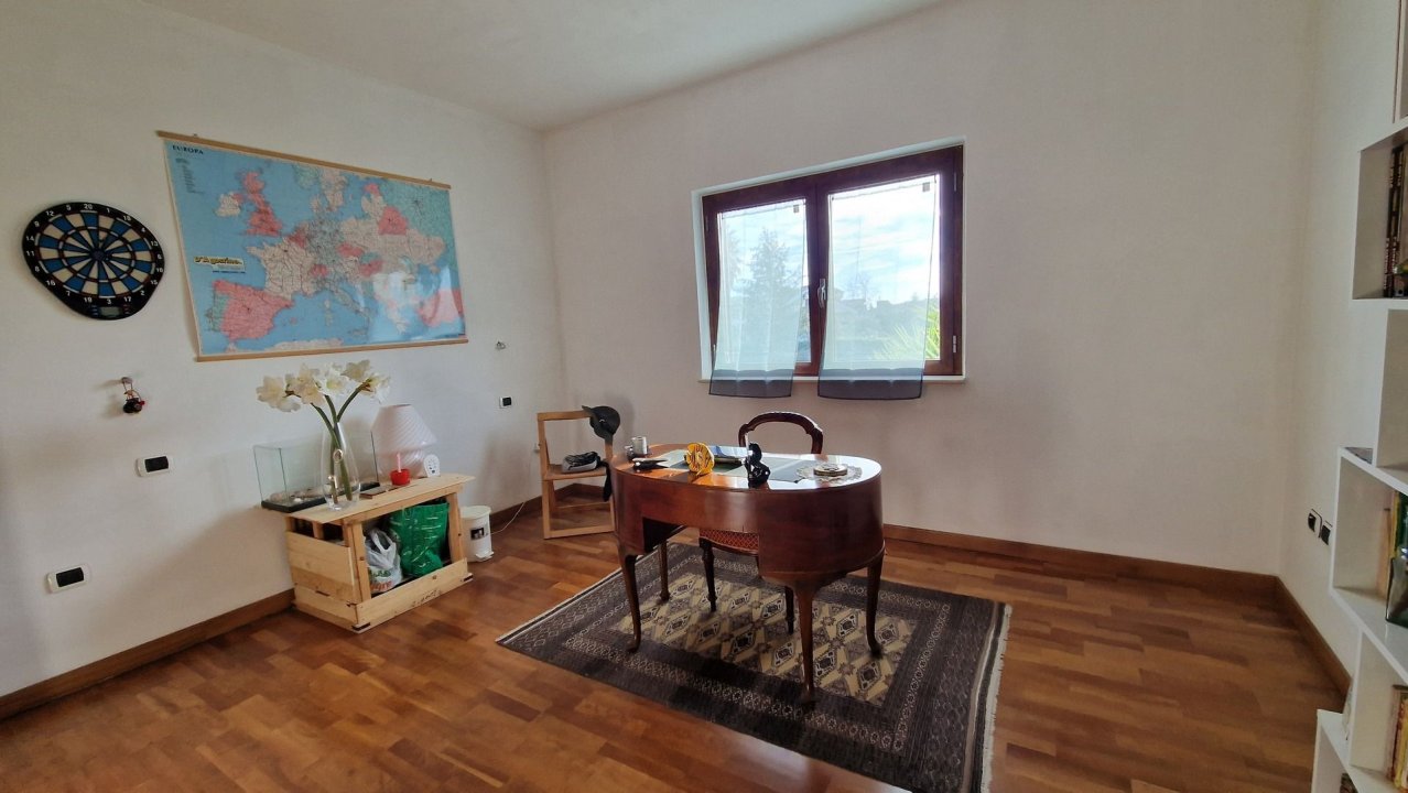 Se vende villa in zona tranquila Sant´Egidio alla Vibrata Abruzzo foto 33