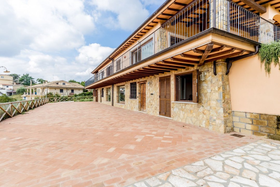 A vendre villa in zone tranquille Castelnuovo di Porto Lazio foto 8