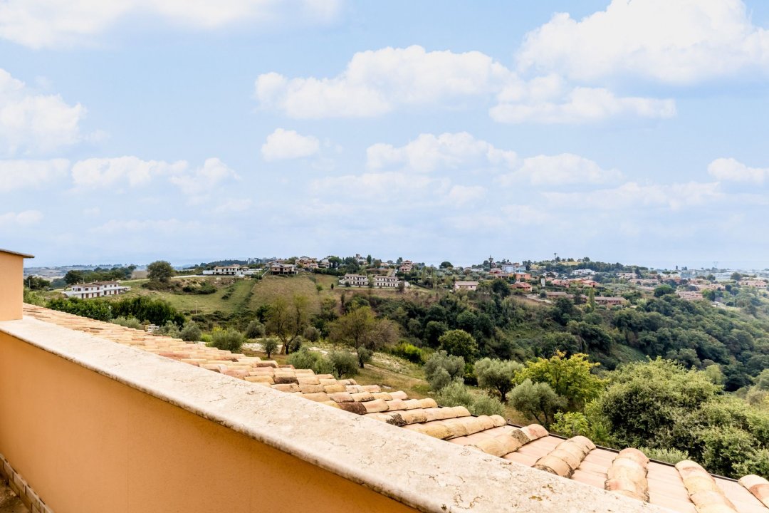 Se vende villa in zona tranquila Castelnuovo di Porto Lazio foto 40