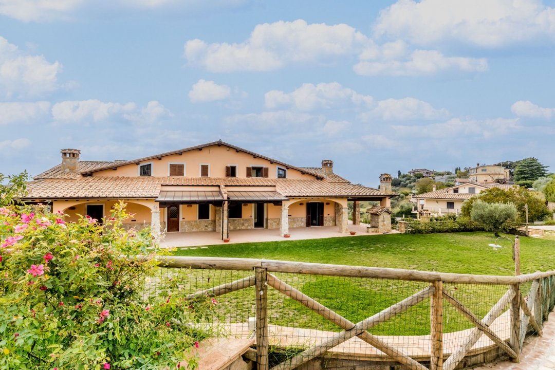 A vendre villa in zone tranquille Castelnuovo di Porto Lazio foto 3