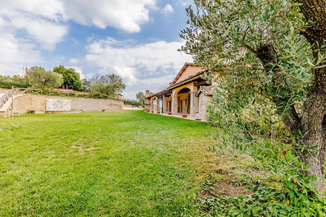 A vendre villa in zone tranquille Castelnuovo di Porto Lazio foto 9