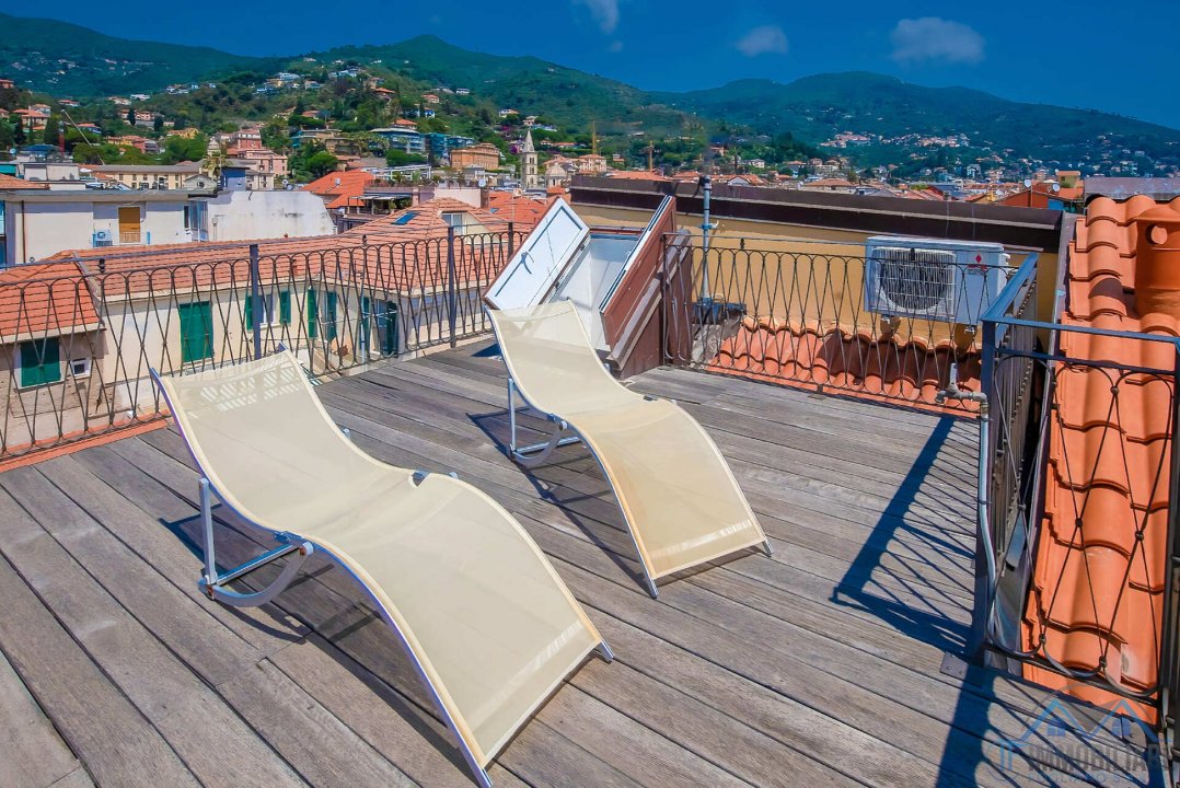 Zu verkaufen penthouse in  Alassio Liguria foto 2