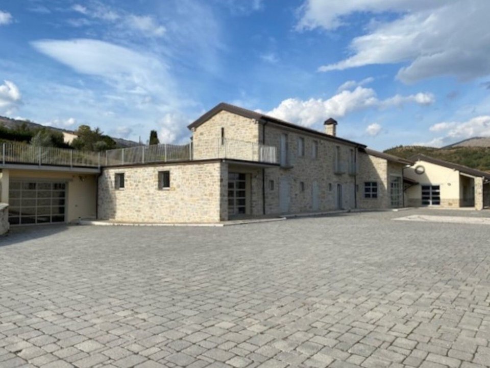 For sale villa in quiet zone Agnone Molise foto 4