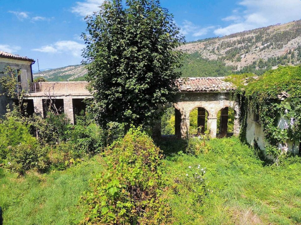 For sale palace in mountain Caramanico Terme Abruzzo foto 24
