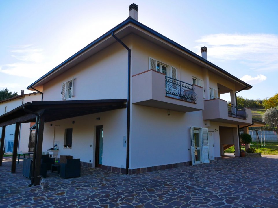 A vendre villa in zone tranquille Alanno Abruzzo foto 5