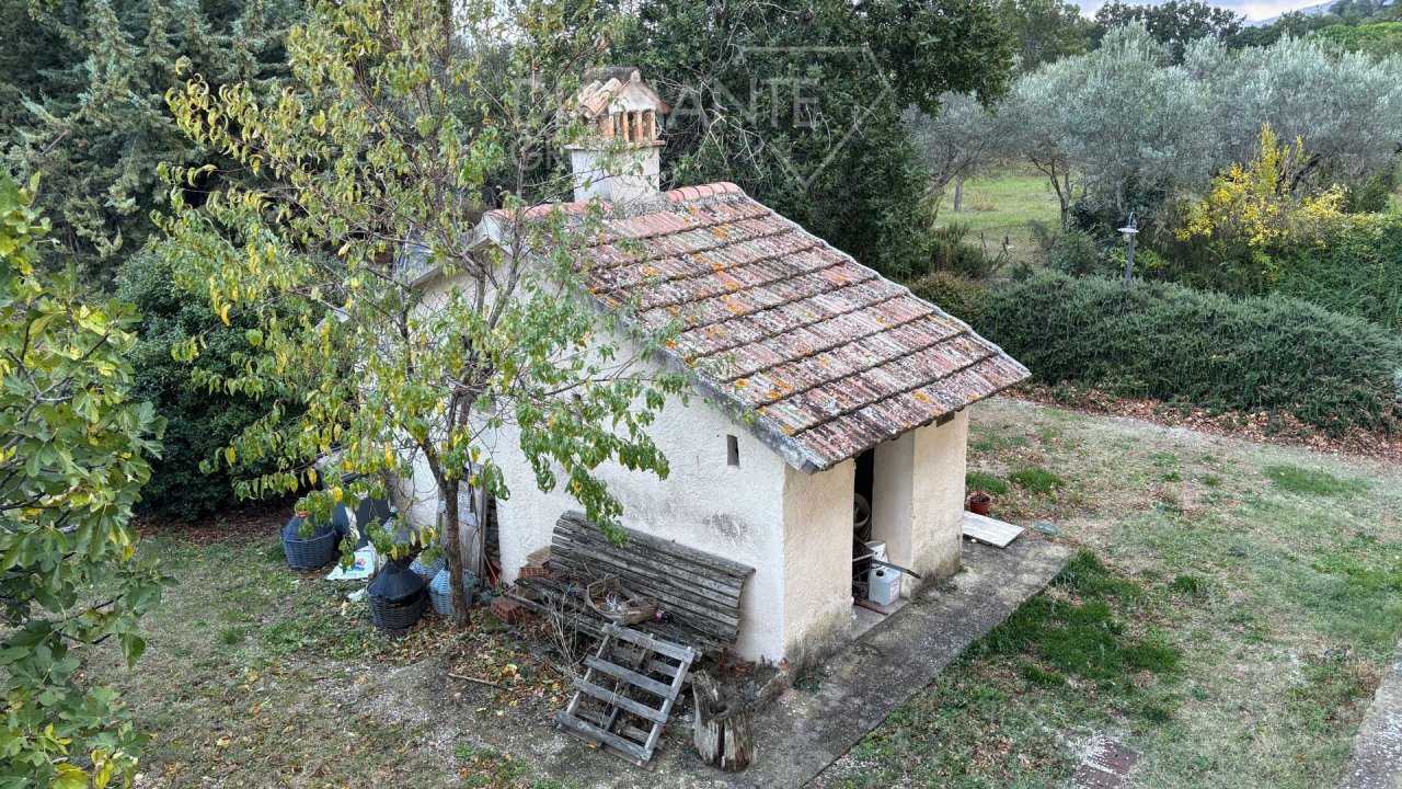 For sale cottage in quiet zone Castel Ritaldi Umbria foto 18