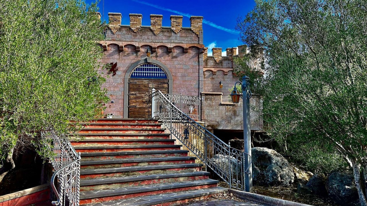 For sale castle in quiet zone Olmedo Sardegna foto 4