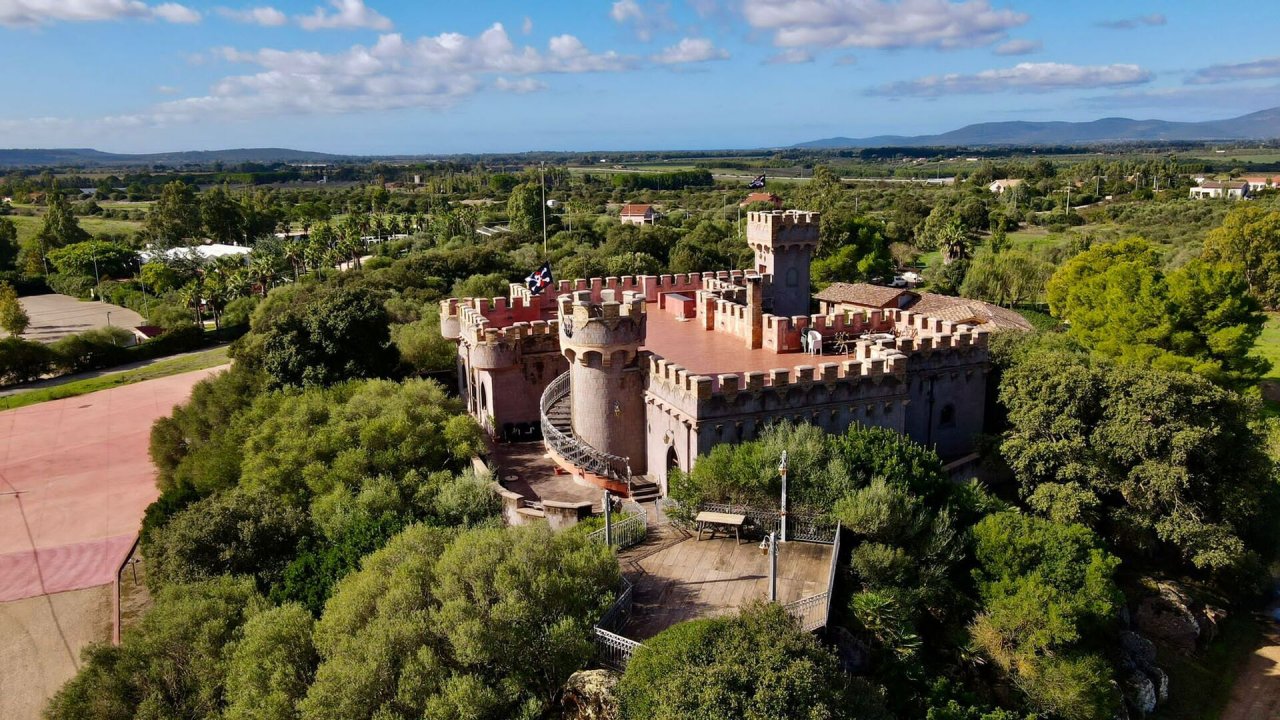 For sale castle in quiet zone Olmedo Sardegna foto 6