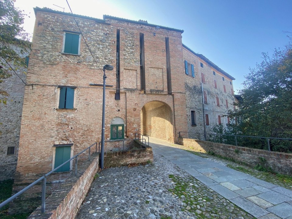 For sale castle in quiet zone Scandiano Emilia-Romagna foto 4