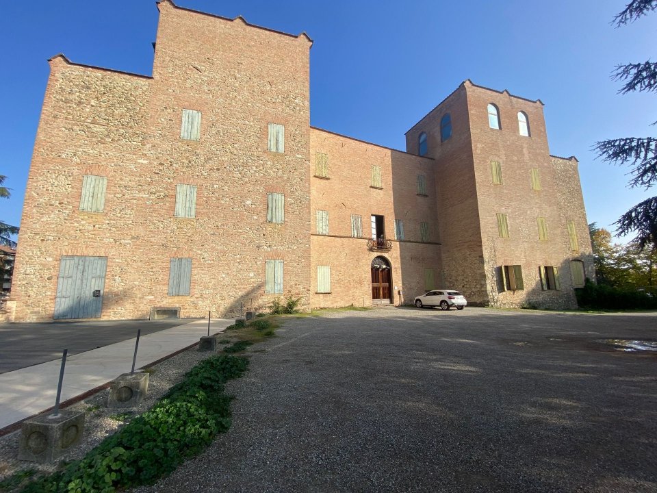 For sale castle in quiet zone Scandiano Emilia-Romagna foto 2