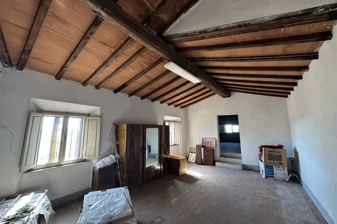 For sale palace in city Volterra Toscana foto 25
