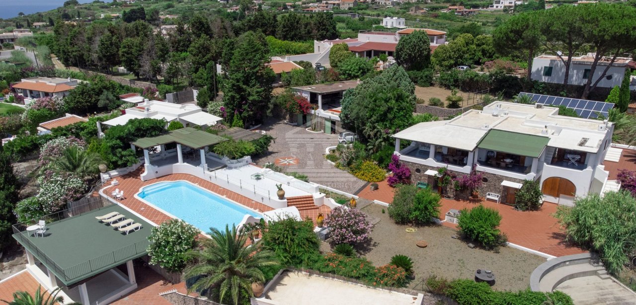 For sale villa in  Lipari Sicilia foto 4