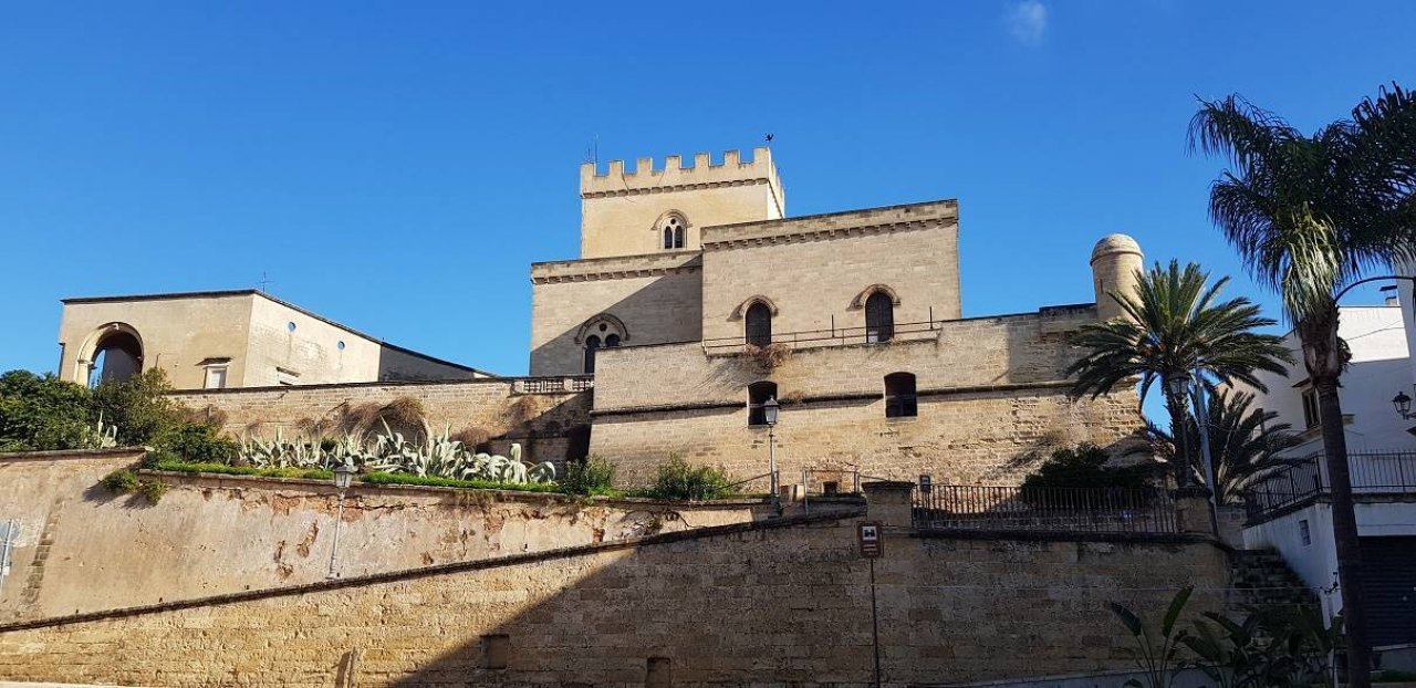 A vendre château in ville Parabita Puglia foto 2