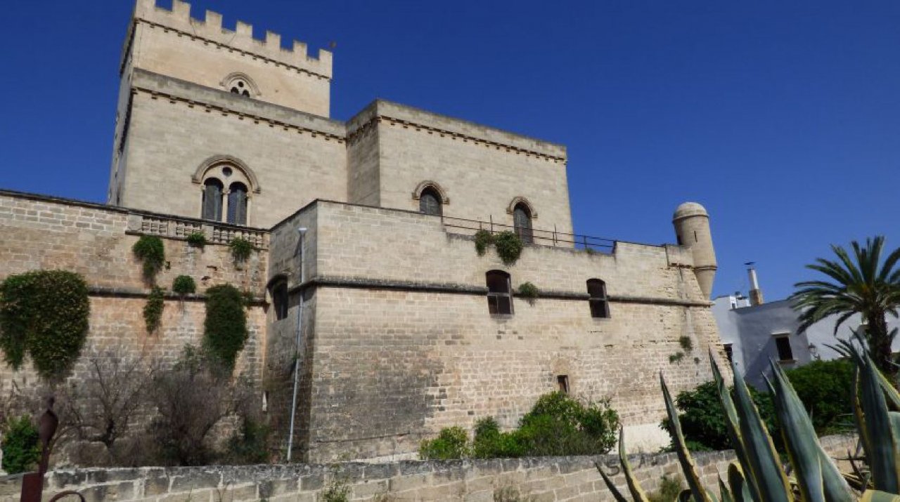 For sale castle in city Parabita Puglia foto 3