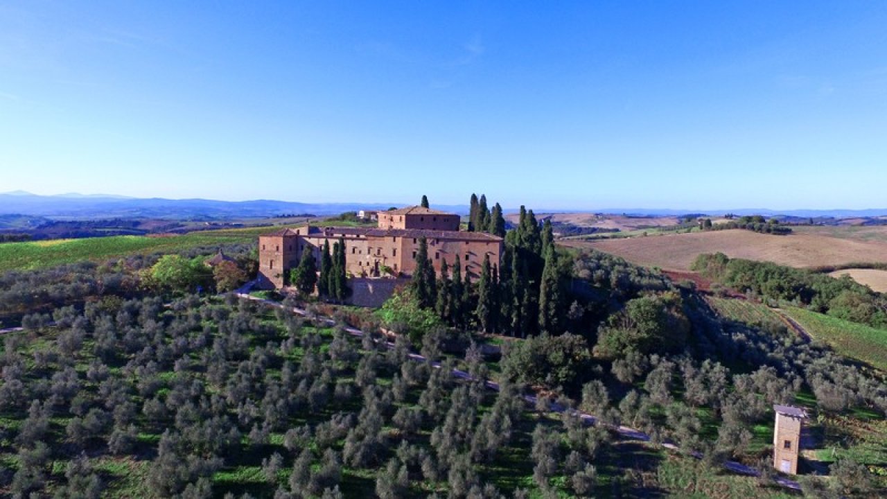 A vendre château in zone tranquille Montalcino Toscana foto 1
