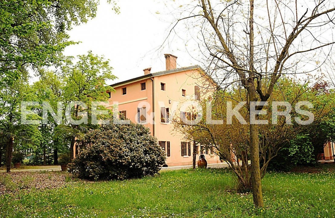 A vendre casale in zone tranquille Modena Emilia-Romagna foto 2