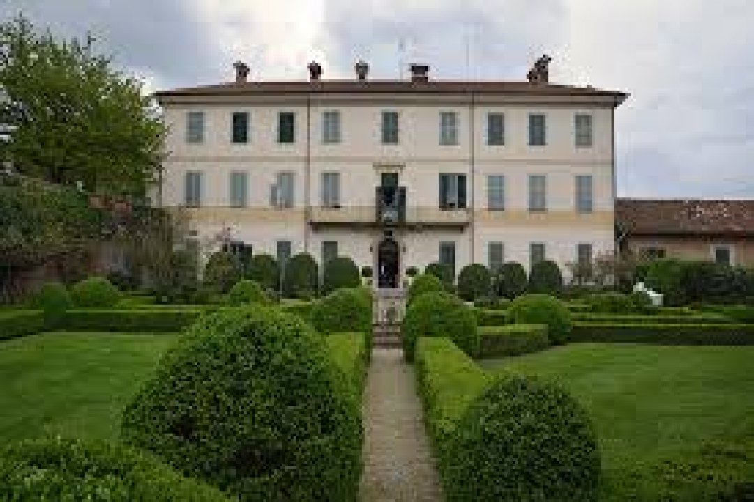 Se vende villa in zona tranquila Sanfrè Piemonte foto 1