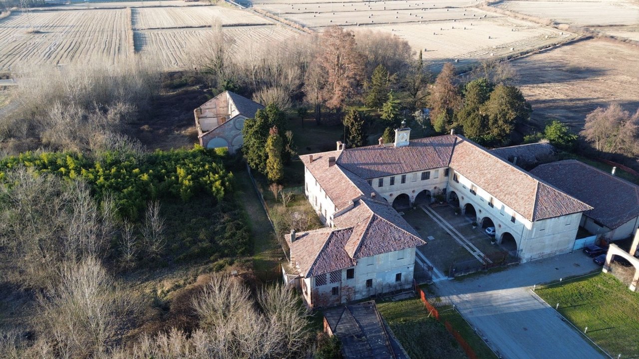 Zu verkaufen villa in stadt Zibido San Giacomo Lombardia foto 1