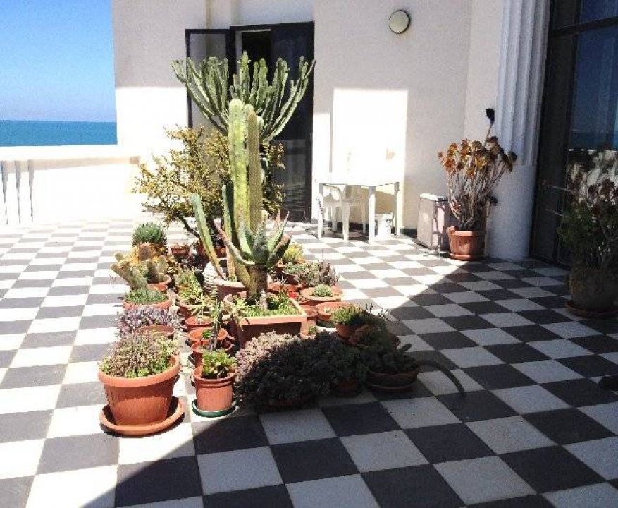For sale apartment by the sea Bari Puglia foto 10
