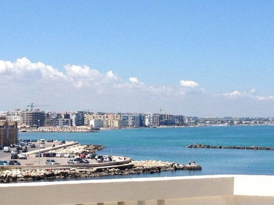 For sale apartment by the sea Bari Puglia foto 9