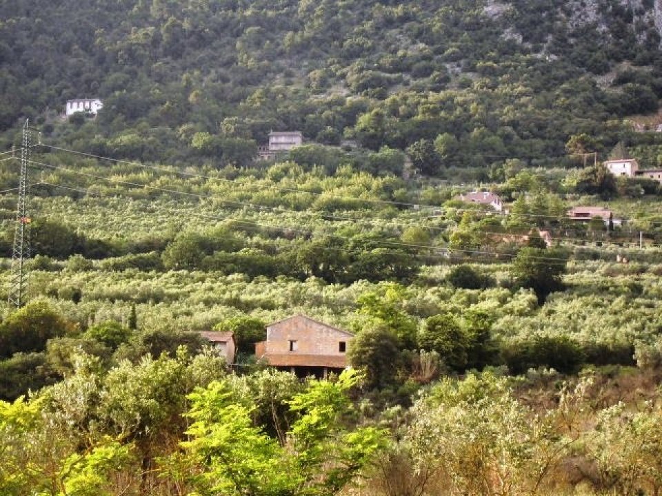 For sale cottage in quiet zone Terni Umbria foto 2